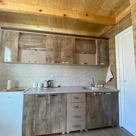 In Rugove, Kosovo 木屋