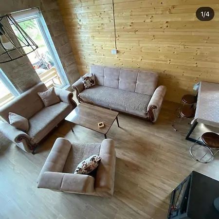 In Rugove, Kosovo 木屋 Gjvukaj