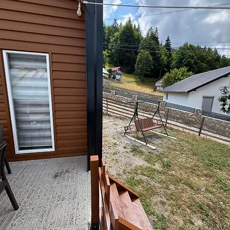 In Rugove, Kosovo 木屋 *